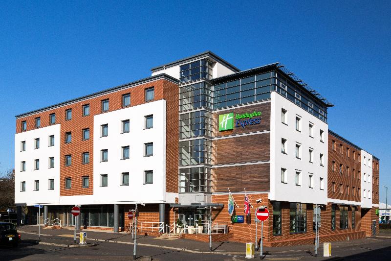 Holiday inn Express Harlow - Genel