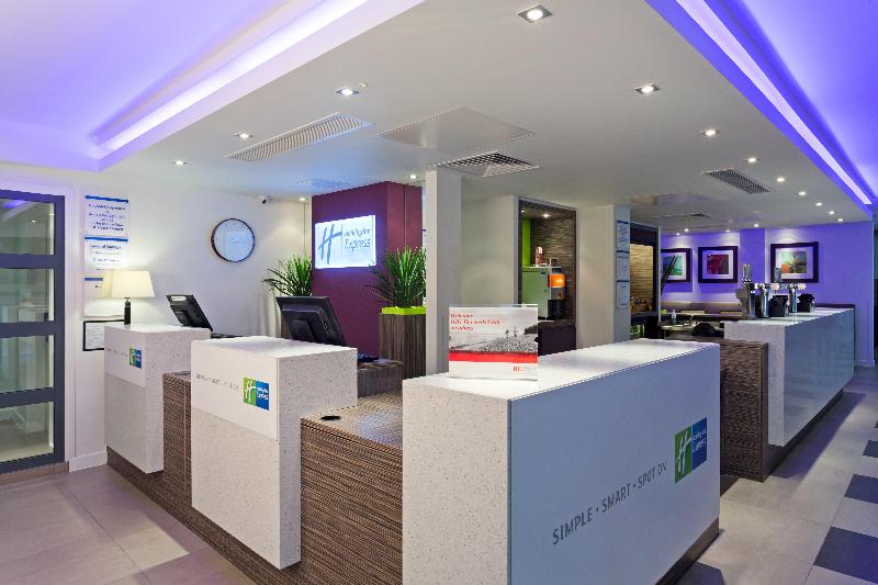 Holiday inn Express Harlow - Genel