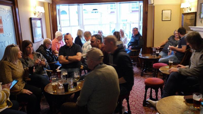 The Red Lion - Bar
