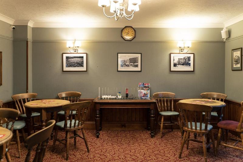 The Red Lion - Bar