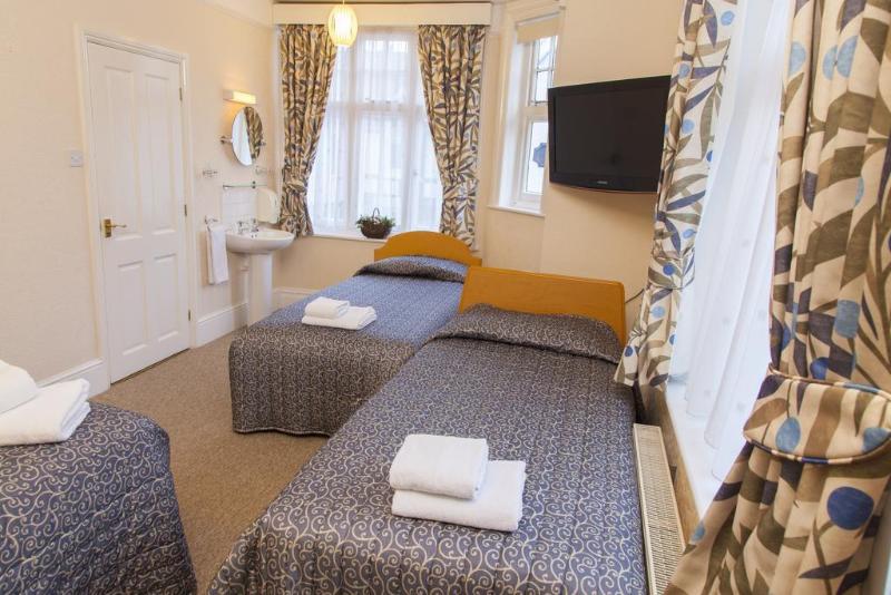 Gatwick Turret Guest House - Genel
