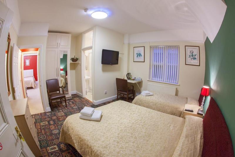 Gatwick Turret Guest House - Genel