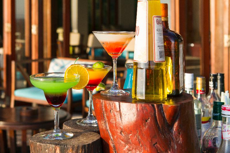 Summer Island Maldives - Bar
