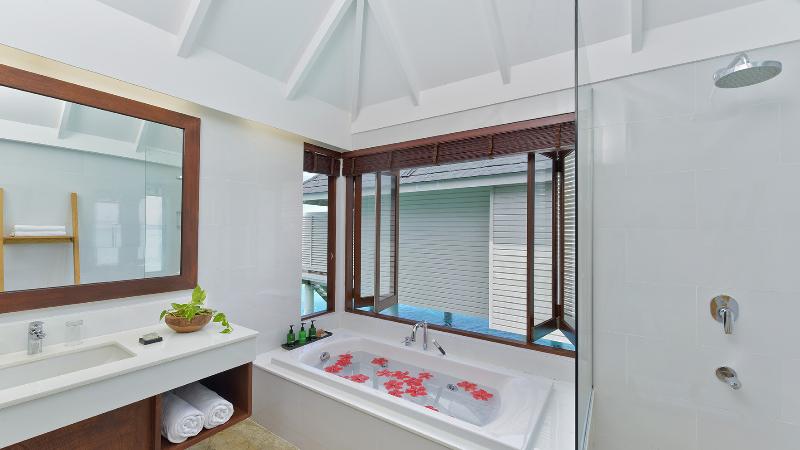 Summer Island Maldives - Oda
