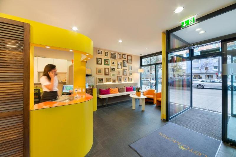 B&B Hotel München-Moosach - Lobi
