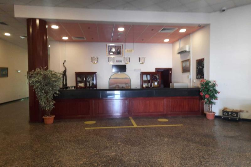 OYO 142 Al Sharqiya Sands Hotel - Lobi