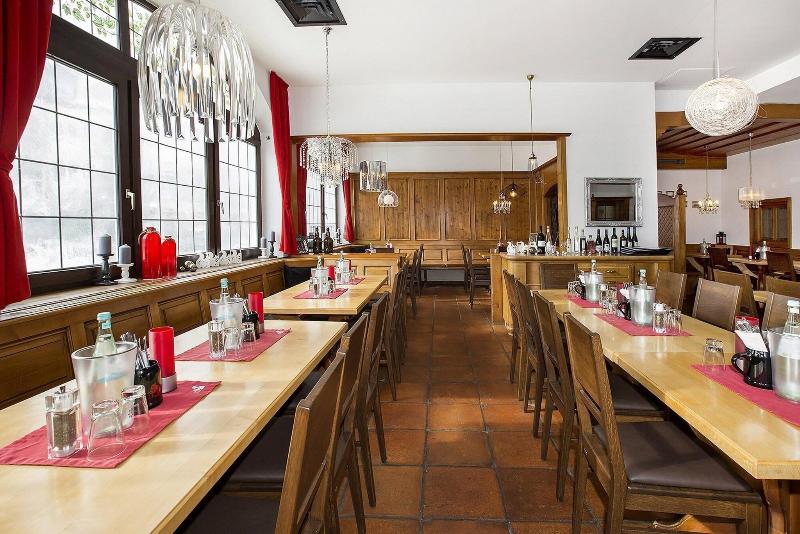 DORMERO Hotel Munchen-Kirchheim Messe - Restoran