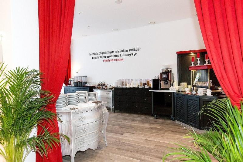 DORMERO Hotel Munchen-Kirchheim Messe - Restoran