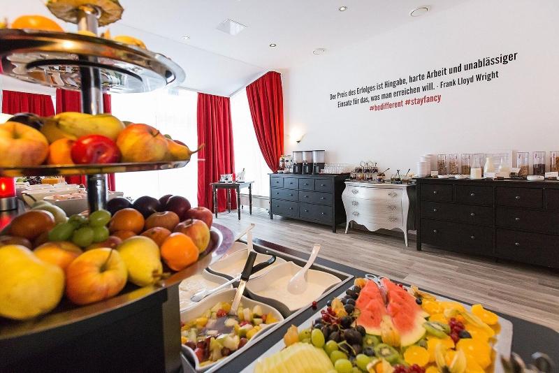 DORMERO Hotel Munchen-Kirchheim Messe - Restoran