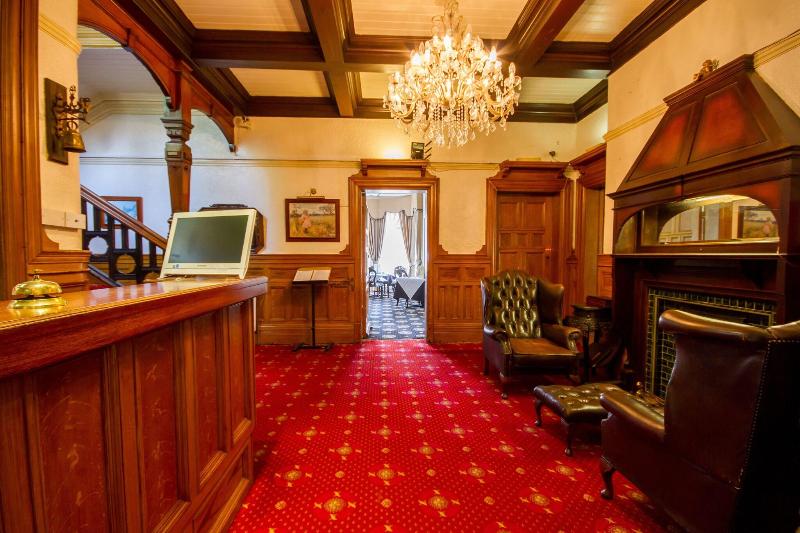 The Normanhurst - Lobi