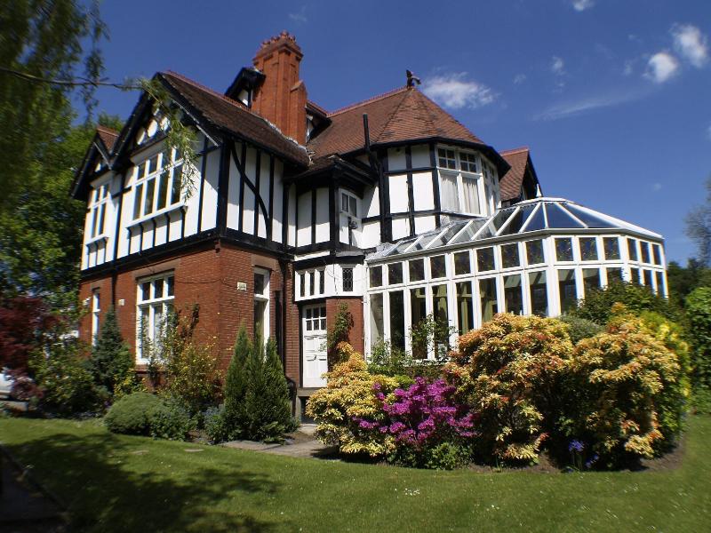The Normanhurst - Genel