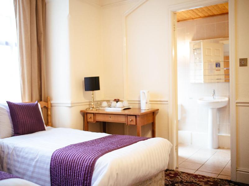 Pymgate Lodge Hotel - Genel