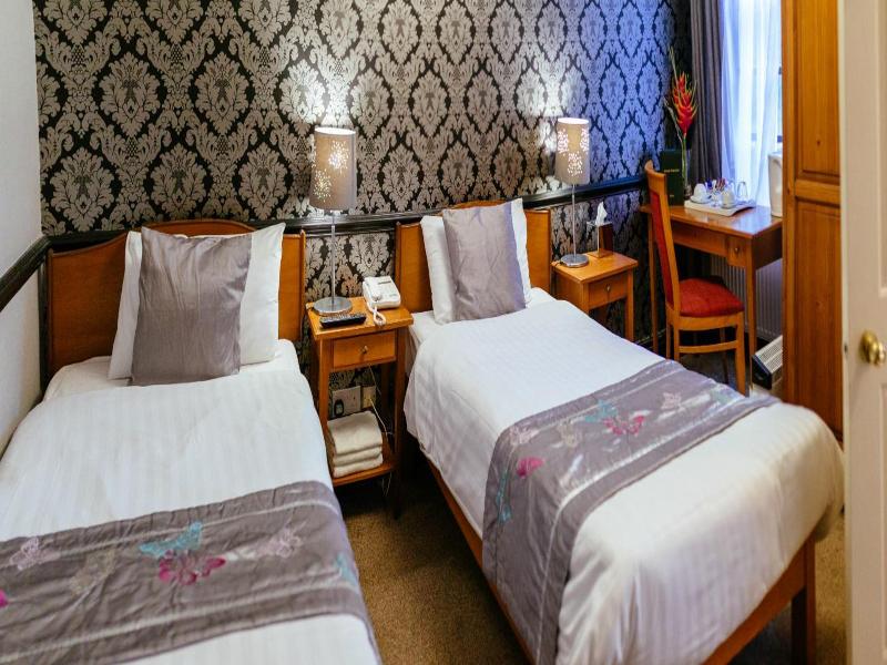 Pymgate Lodge Hotel - Genel