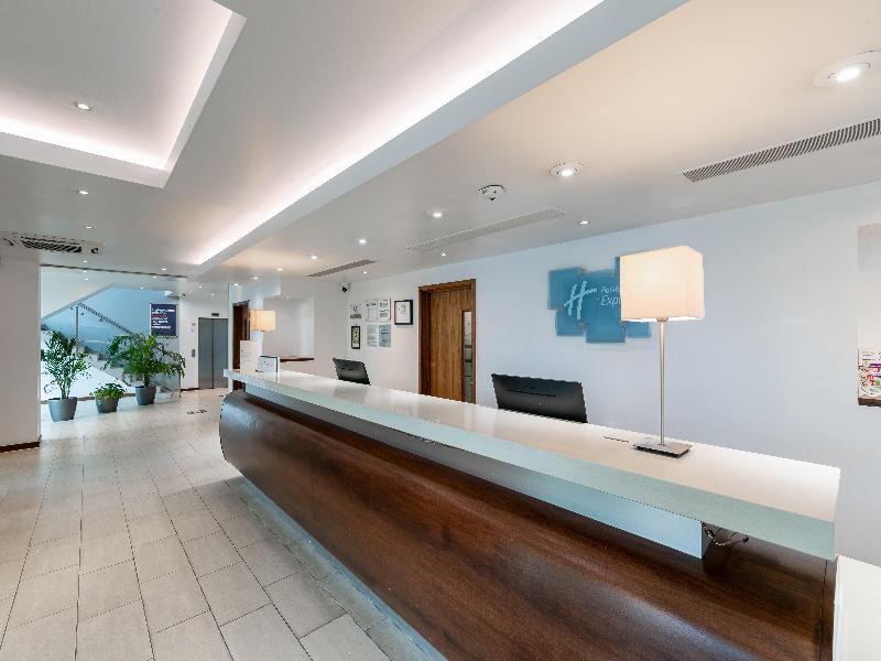 Holiday Inn Express Burnley - Lobi