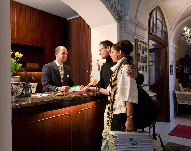 Romantik Hotel & Restaurant Fürstenhof - Lobi