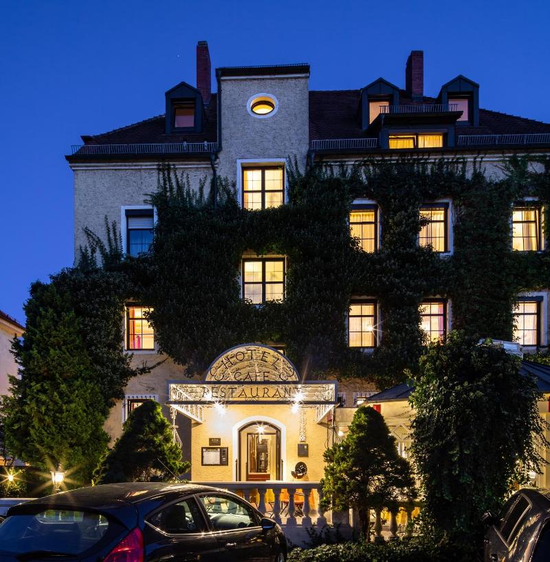 Romantik Hotel & Restaurant Fürstenhof - Genel