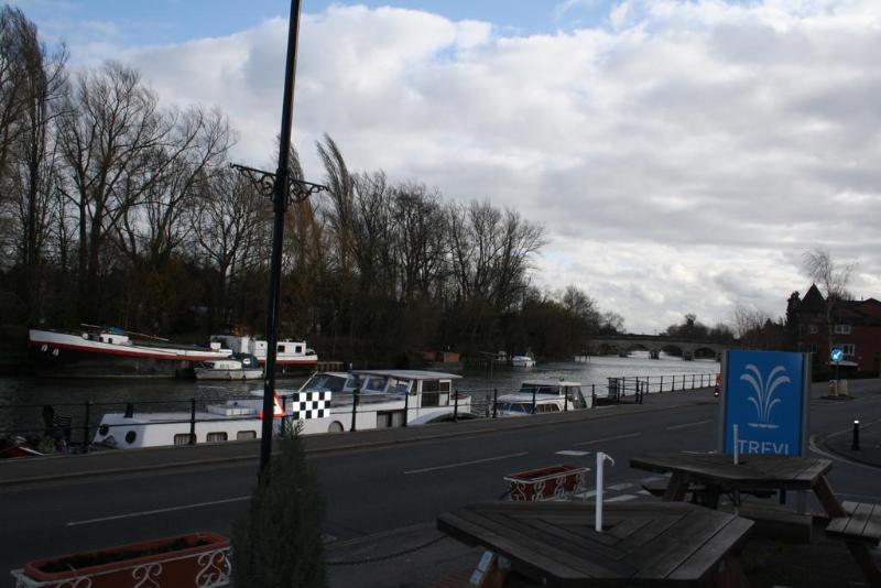 The Thames - Genel