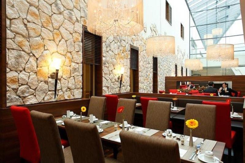 H4 Hotel Muenster City Centre - Restoran