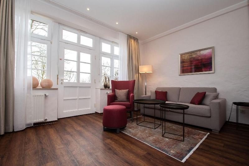 Schloss Hohenfeld Parkhotel - Oda