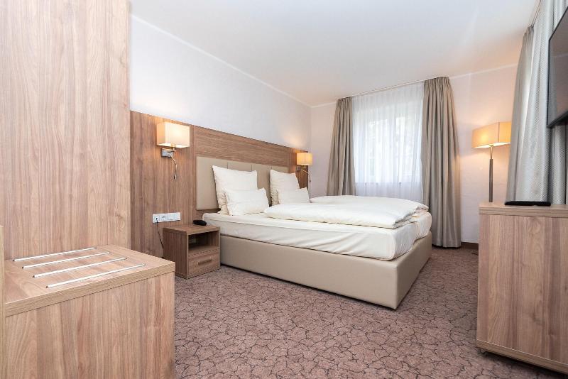 Schloss Hohenfeld Parkhotel - Oda