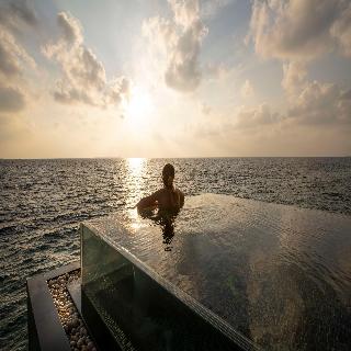 OUTRIGGER Maldives Maafushivaru Resort fotoÄŸrafÄ±