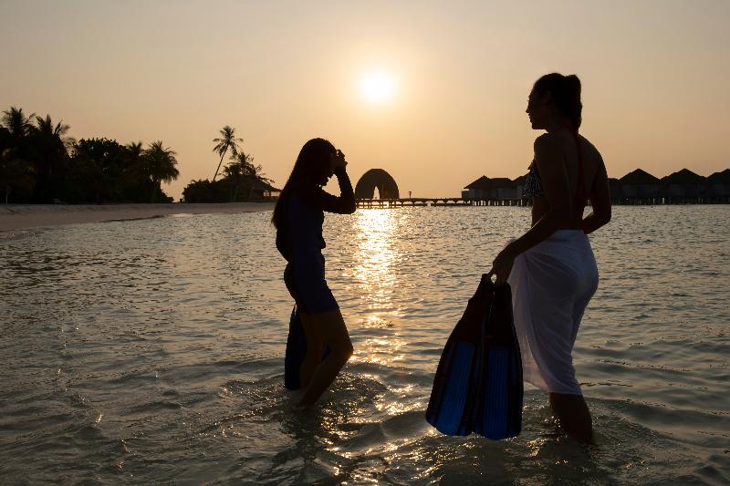 OUTRIGGER Maldives Maafushivaru Resort - Plaj