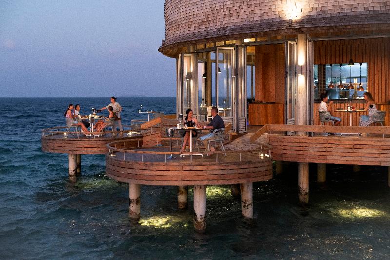 OUTRIGGER Maldives Maafushivaru Resort - Restoran
