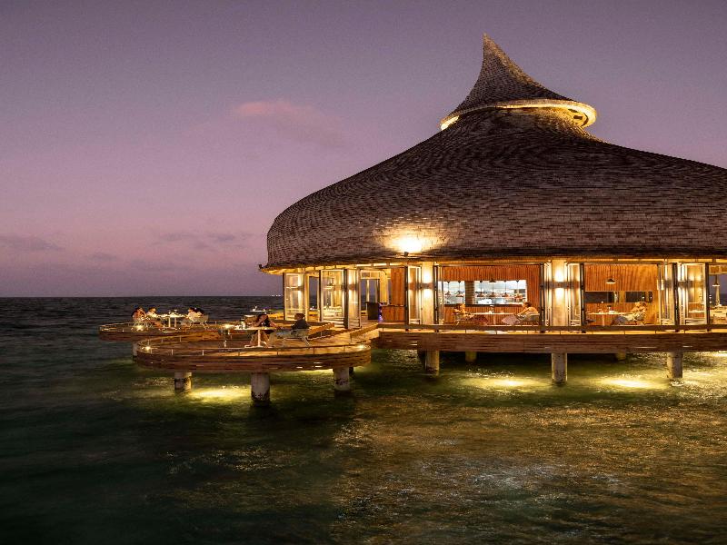 OUTRIGGER Maldives Maafushivaru Resort - Restoran