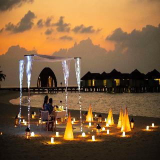 OUTRIGGER Maldives Maafushivaru Resort fotoÄŸrafÄ±