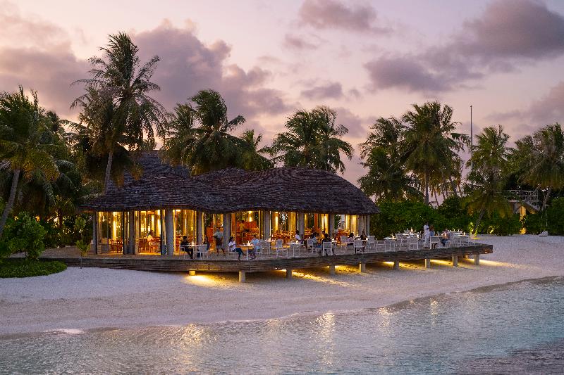OUTRIGGER Maldives Maafushivaru Resort - Restoran