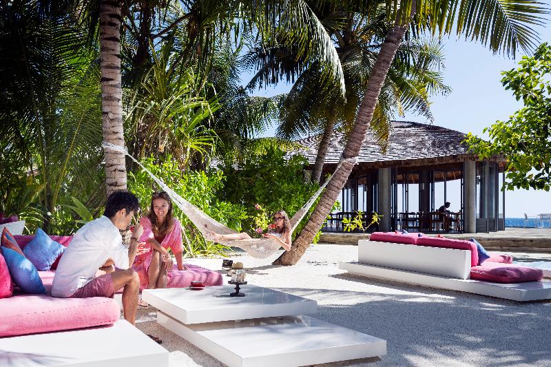 OUTRIGGER Maldives Maafushivaru Resort - Restoran