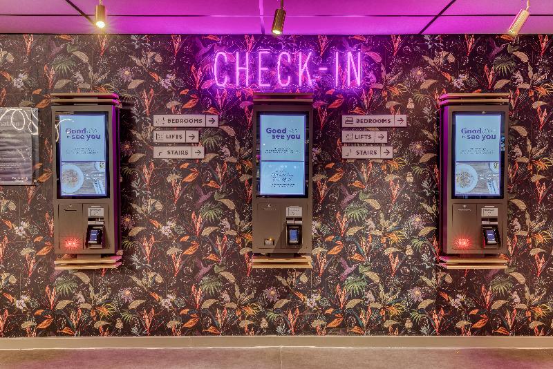 Premier Inn Manchester Trafford Centre Wst - Lobi