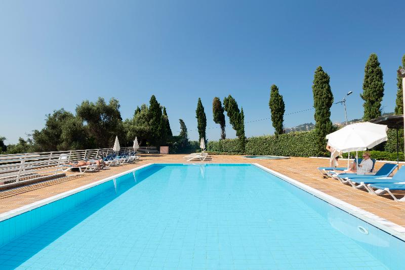 Quinta do Estreito Vintage House - Havuz