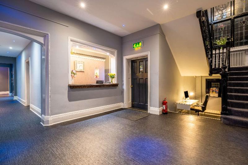 Broadfield Park Hotel - Lobi