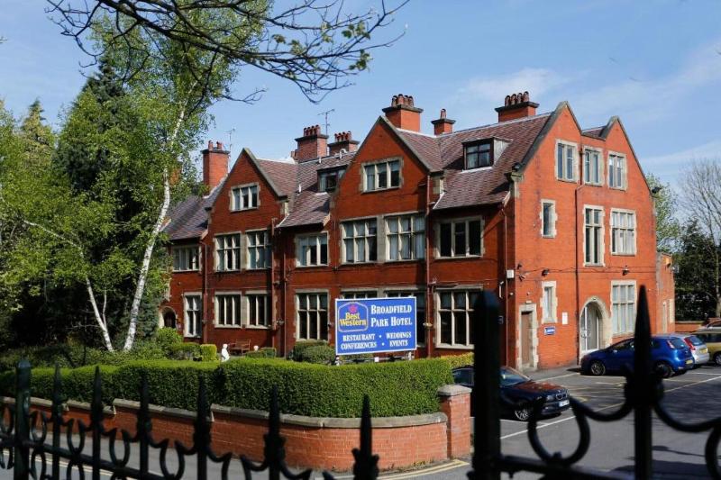 Broadfield Park Hotel - Genel