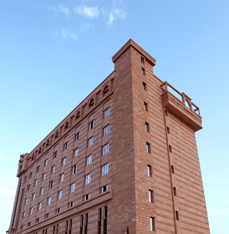 The Platinum Hotel - Genel