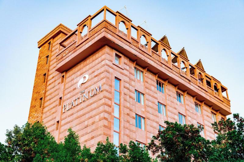The Platinum Hotel - Genel