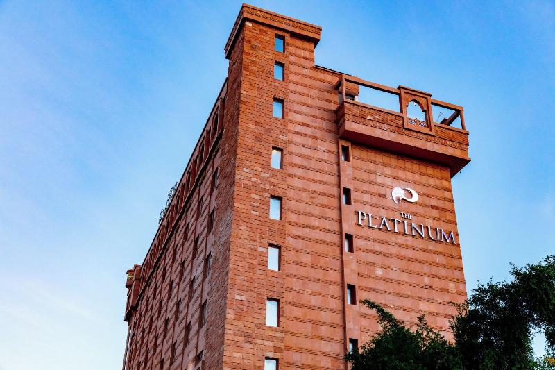 The Platinum Hotel - Genel