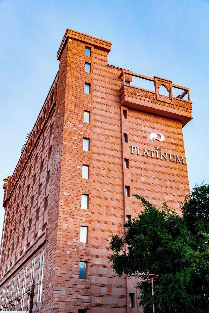 The Platinum Hotel - Genel