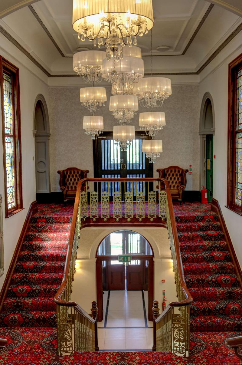 Trafford Hall Hotel - Lobi