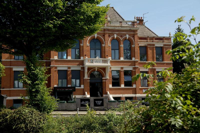 Trafford Hall Hotel - Genel