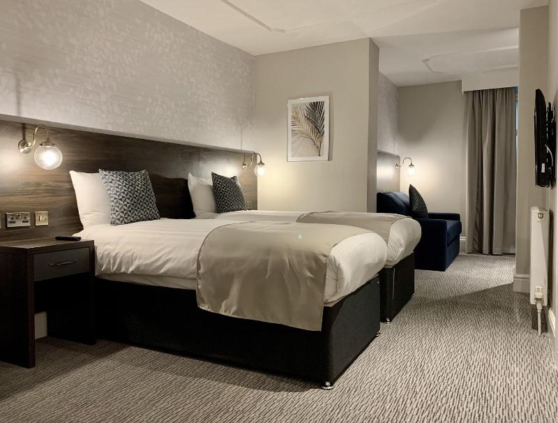 Trafford Hall Hotel - Oda