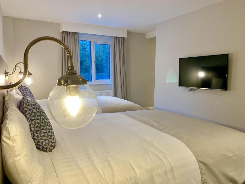 Trafford Hall Hotel - Oda