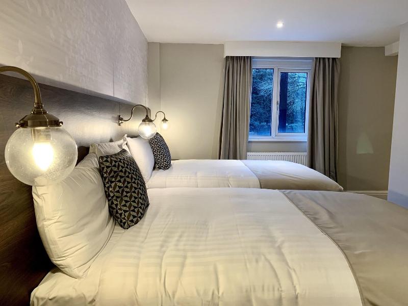 Trafford Hall Hotel - Oda