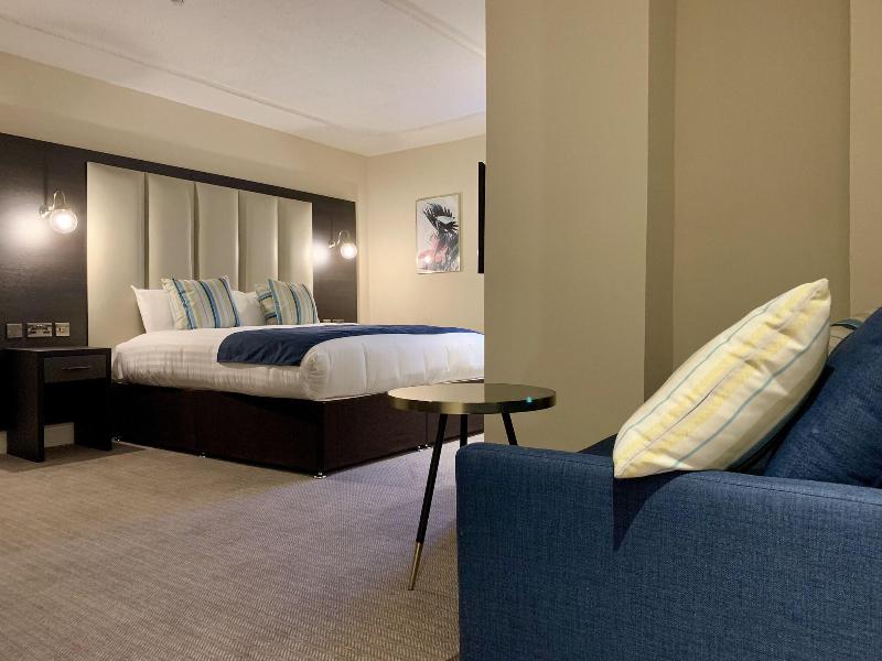 Trafford Hall Hotel - Oda