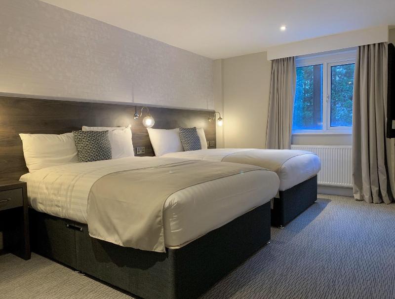 Trafford Hall Hotel - Oda