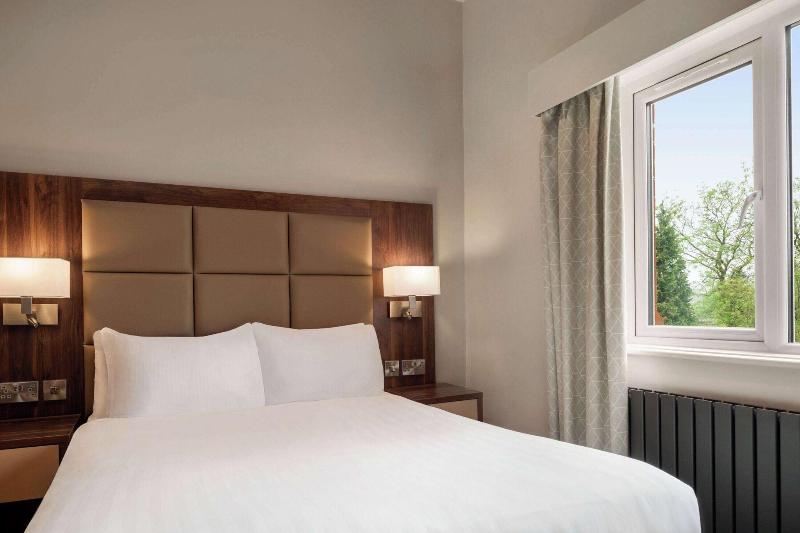 Trafford Hall Hotel - Oda