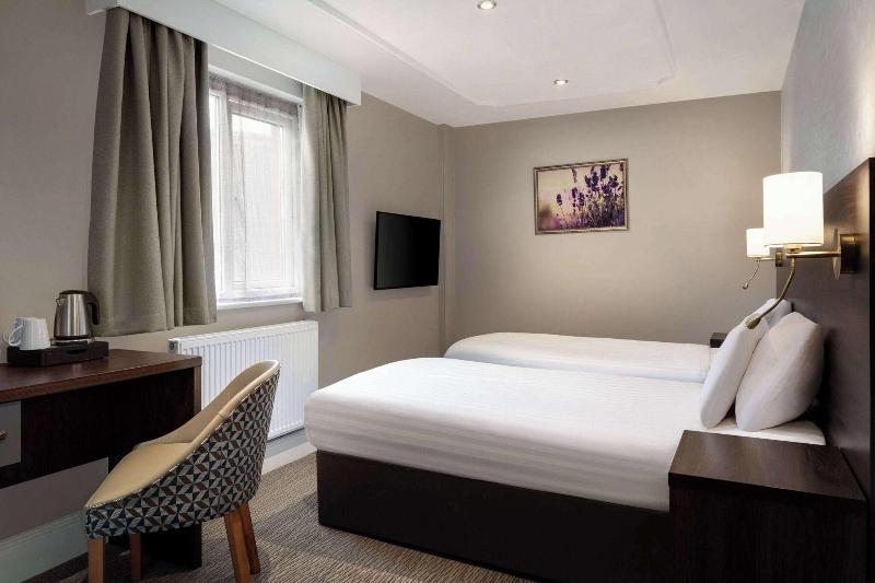 Trafford Hall Hotel - Oda