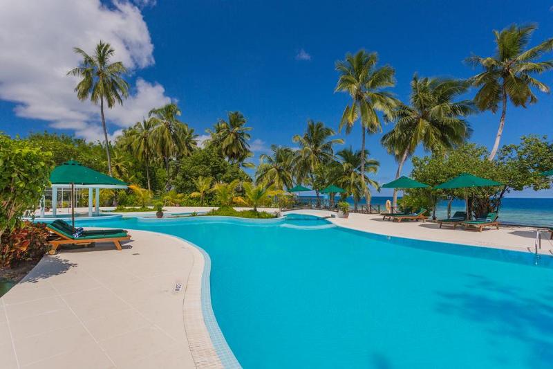 Equator Village - Havuz