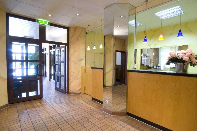Hotel Gastehaus Forum Am Westkreuz - Lobi